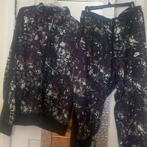 Men’s Nike suit